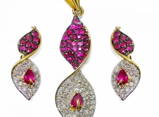 Diamond Pendant Set in India