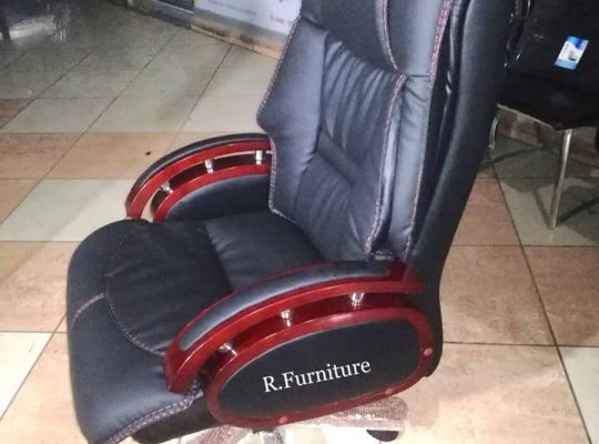 Imported Executive Chair Model No.R-185