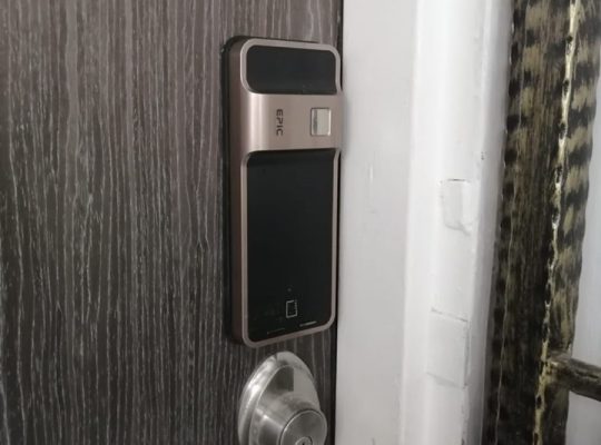 WTS: Satin Gold EPIC Digital Lock $399 HP:97294946