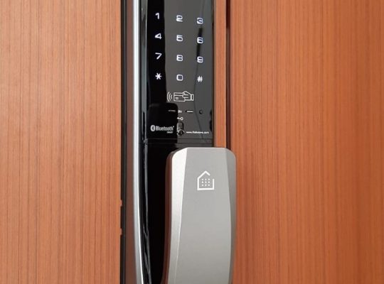 Keywe Smartphone Push Pull lock $899 Call me 82693960