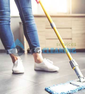 Call End of Lease Cleaning Specialists for a Hassle-free Solution