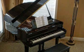 BABY GRAND PIANO FOR SALE.