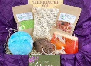 Gift box sets, pamper hampers, Bathroom delight gifts, Beauty & skin care in UK – ThreeBearsEmporium