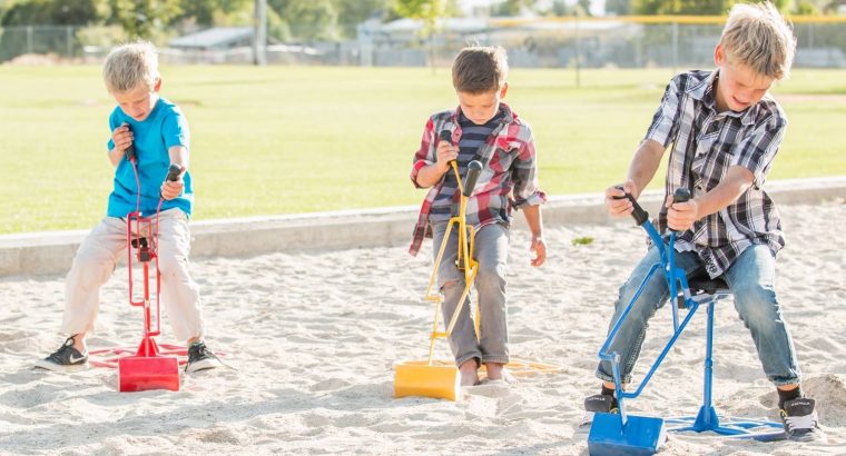 Heavier toy excavator for sandbox – Children’s Needs