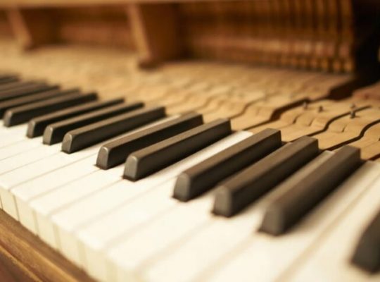 Piano Tuner in Farnborough | Best Piano tune