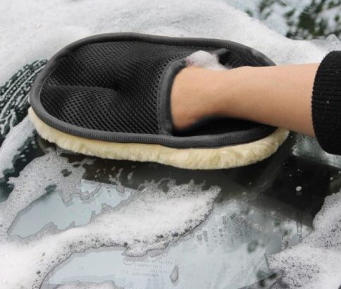 Washing Glove For Using In Cars