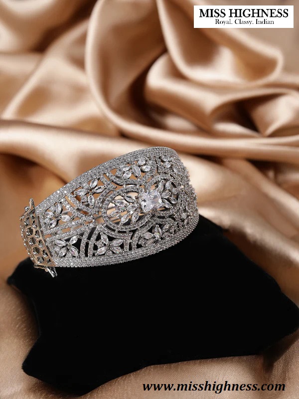 Designer Golden Kundan Bracelet For Women – Miss Highness