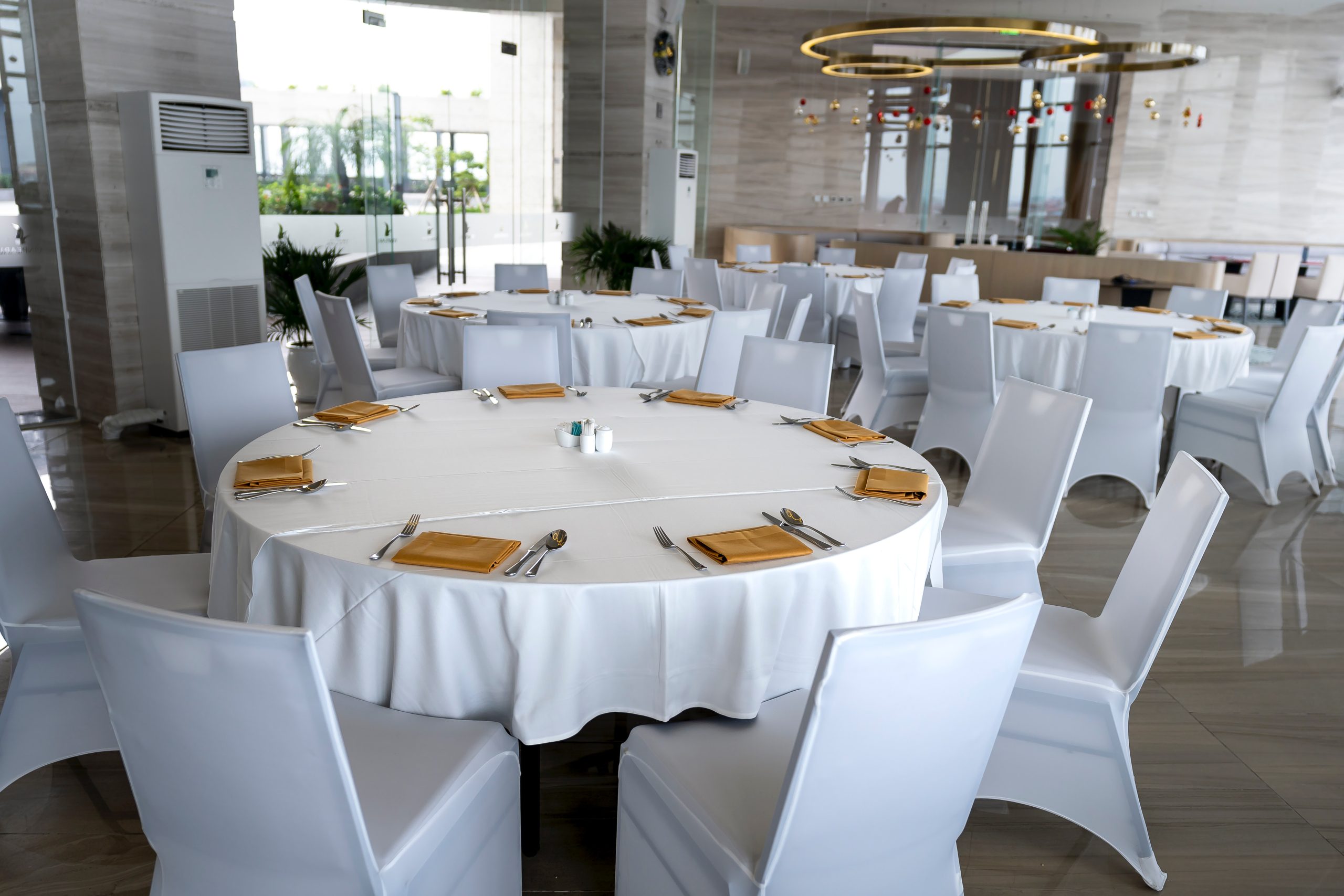 Modern design dining table for dining room design