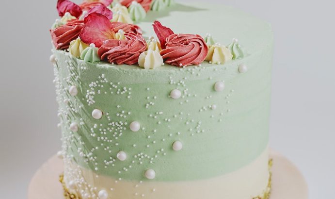 Book The Girls Birthday Cakes in London – Arapina Bakery