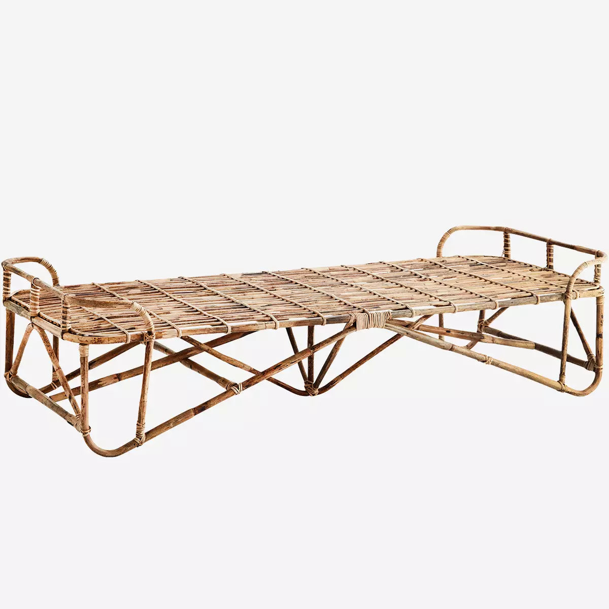 Luxurious Bamboo Daybed & Sofabed – Perfect for Lounge or Garden Retreat!
