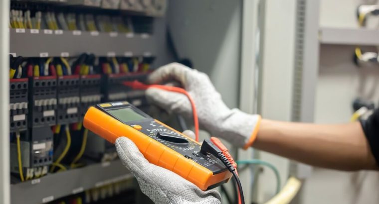 Professional electrician in Dubai